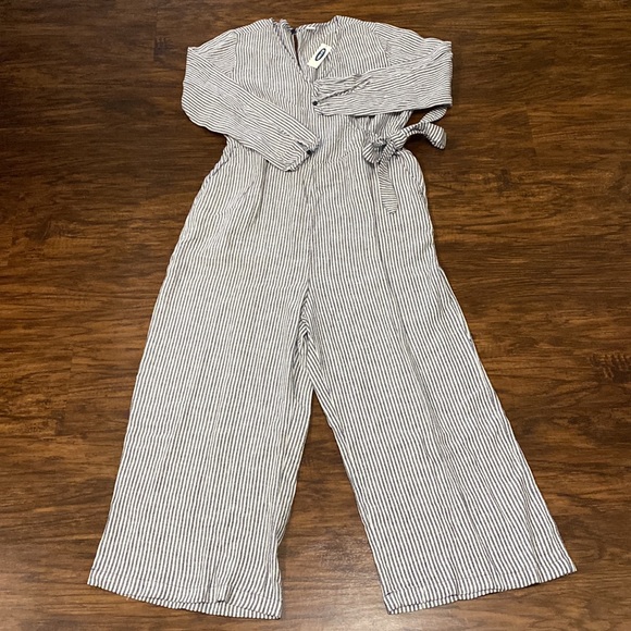 OLD NAVY Striped Waist Defined Faux Wrap Jumpsuit - Picture 4 of 13
